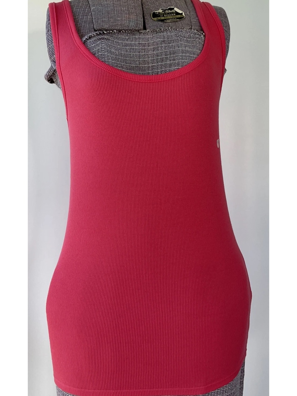 New York & Company Womens Ribbed Sleeveless Coral Top Size Medium